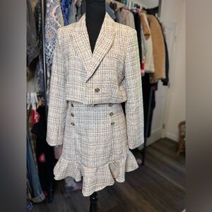 A fun 2 piece set! Brown, cream & white, with gold buttons.